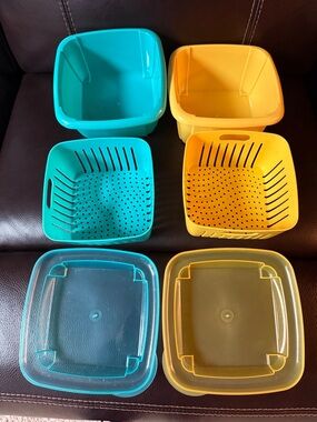 Hutzler 3-in-1 Berry Keeper Colander and Container, Keeps Berries Fresh Longer.